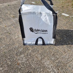 Rubens Tuinen mini tuinafvalzak van 90 liter met eigen logo en oranje lussen.
