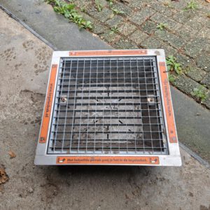 Tweedehands Cleanstreets asbaktegel 600 basic van 60x60 cm bij Rubens Tuinen